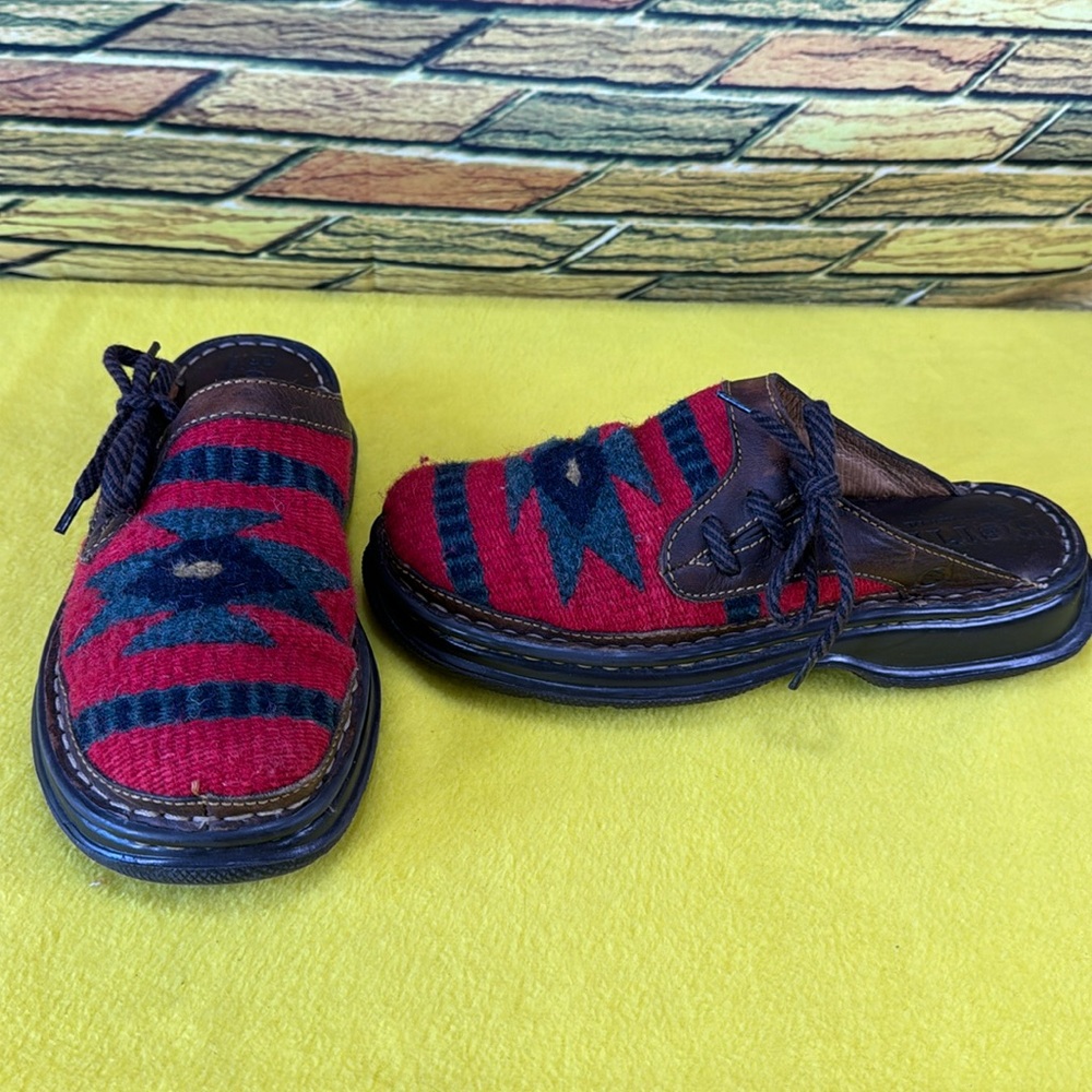 BORN Clogs Tizoc Red Wool Southwest Aztec Blanket Slip On Womens